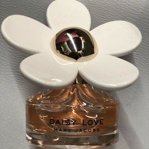 Daisy Love by Marc Jacob